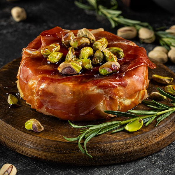 Queso brie envuelto en Jamón Serrano