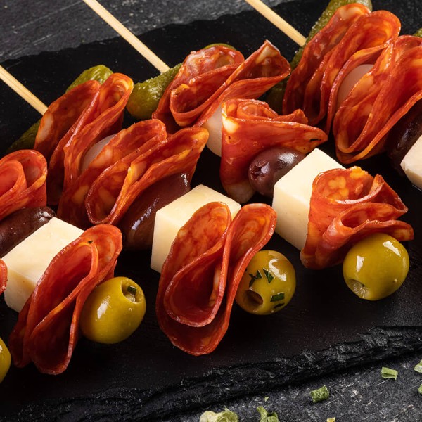 Brochetas de chorizo español